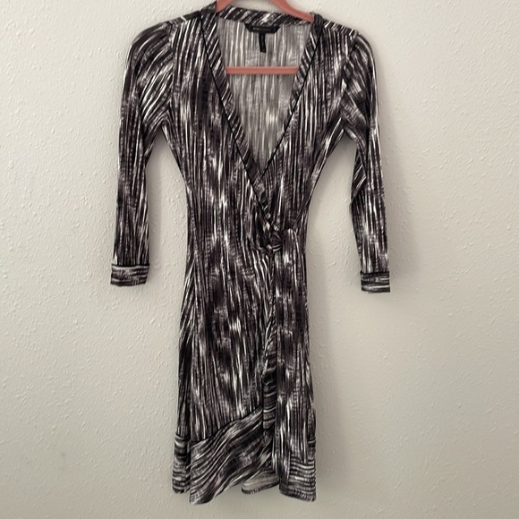 BCBG Wrap Dress size XS - Picture 5 of 6